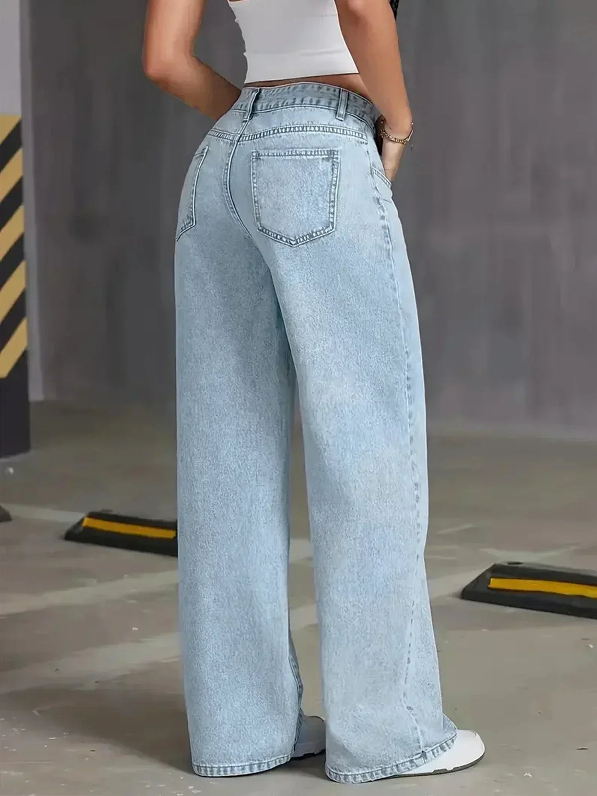 Women's Light Wash Wide-Leg Jeans